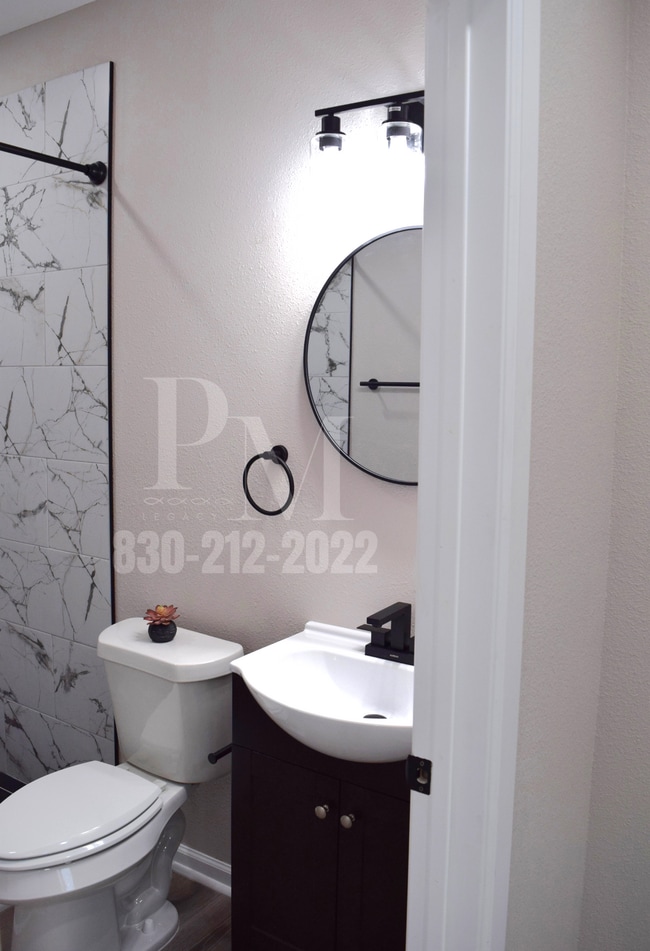 Building Photo - 213 Stafford St