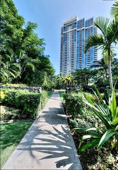 Resort like grounds - 1551 Ala Wai Blvd
