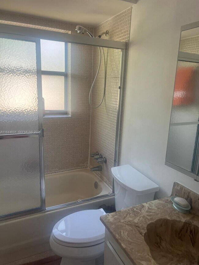 Building Photo - 2225 Monroe St