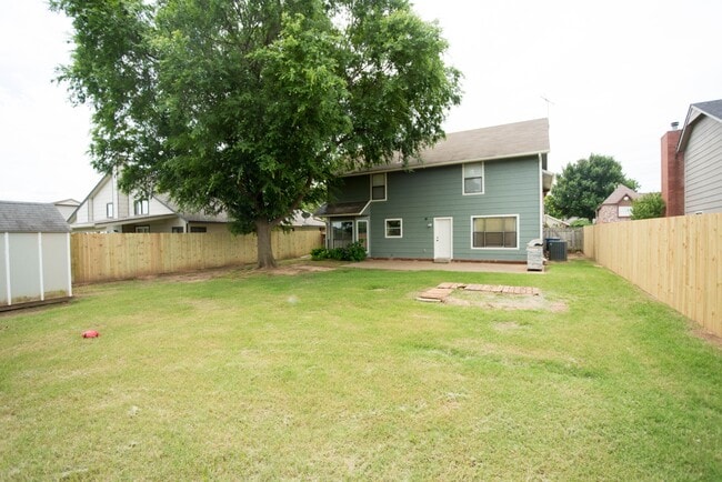 Building Photo - 7535 S Trenton Pl