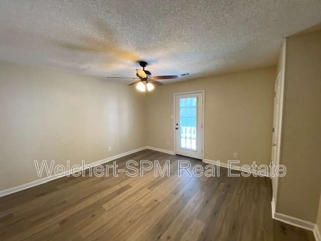 Building Photo - 58 Villa Ln