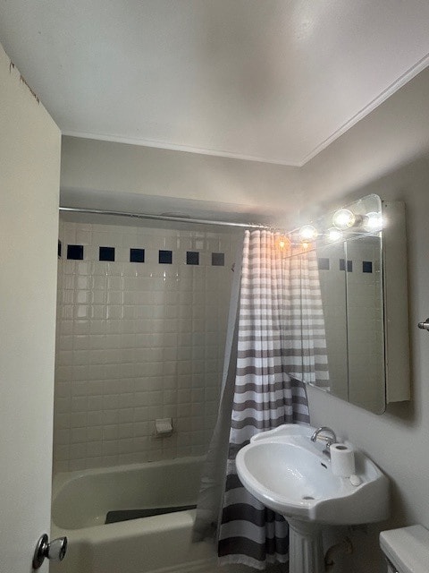 Building Photo - 2223 Hawthorne Rd