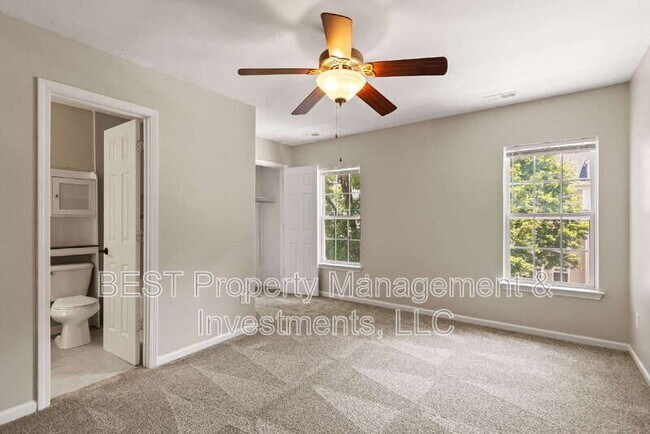 Building Photo - 8130 Kings Creek Dr