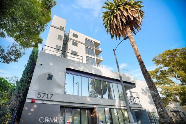 Building Photo - 5771 Carlton Way