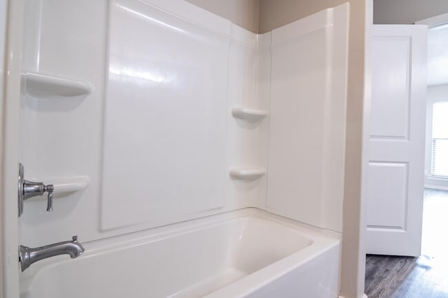 Building Photo - 2120 Langford Ave