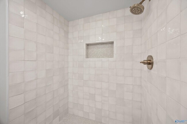 Building Photo - 8003 Brookfield Cir SE