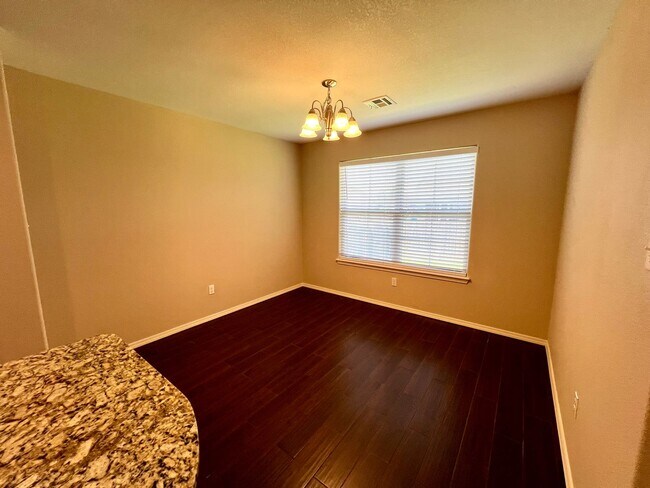 Building Photo - Beautiful 4 Bedroom House For Rent **ASK A...