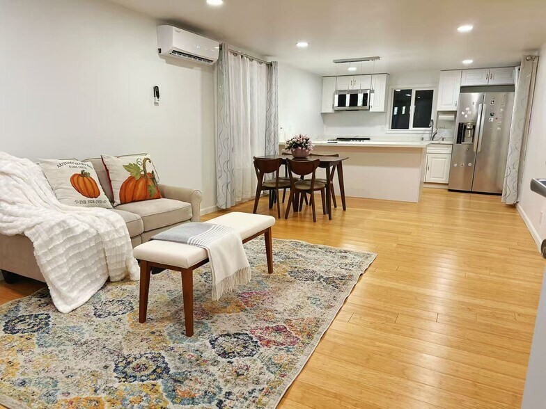 Living area - 2102 N 192nd St