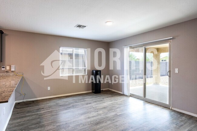 Building Photo - Very Nice Home in a Great Location