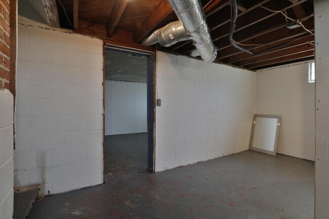 Building Photo - 2725 Allegheny Ave
