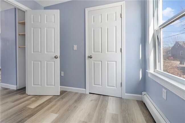 Building Photo - 167 Baxter St