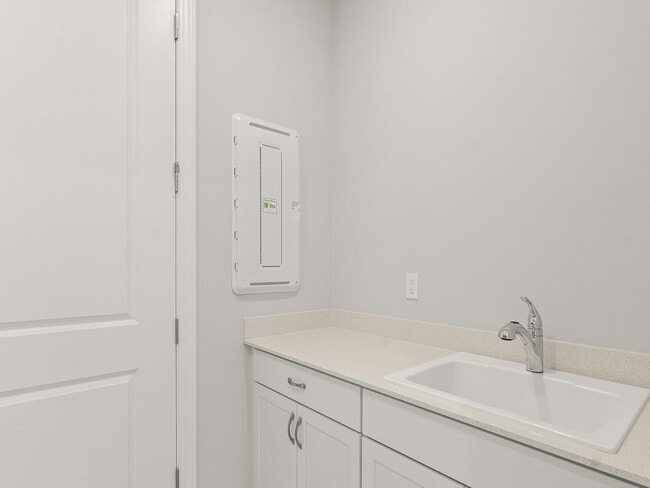 Building Photo - 4501 Nautilus Cir