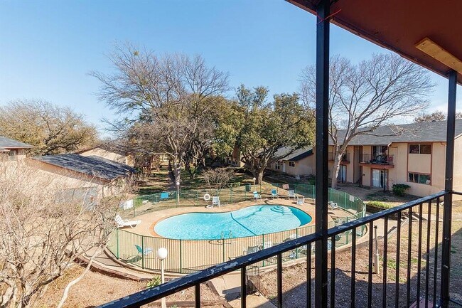 Building Photo - 5742 Marina Dr