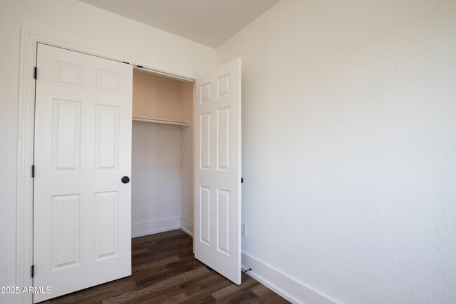 Building Photo - 2532 E Highland Ave