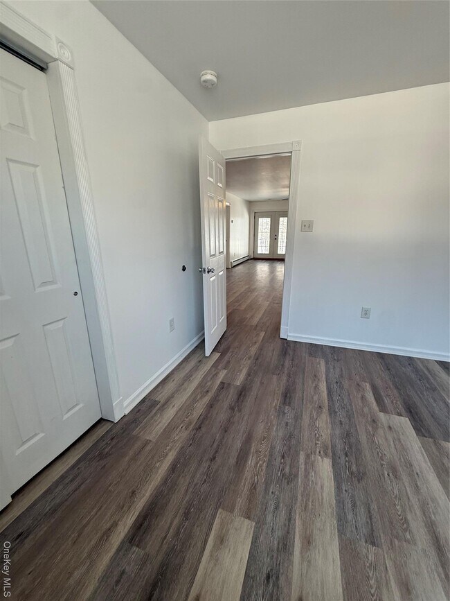 Building Photo - 24 St James Pl