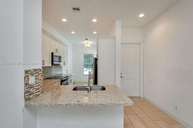 Building Photo - 22954 Clear Echo Dr