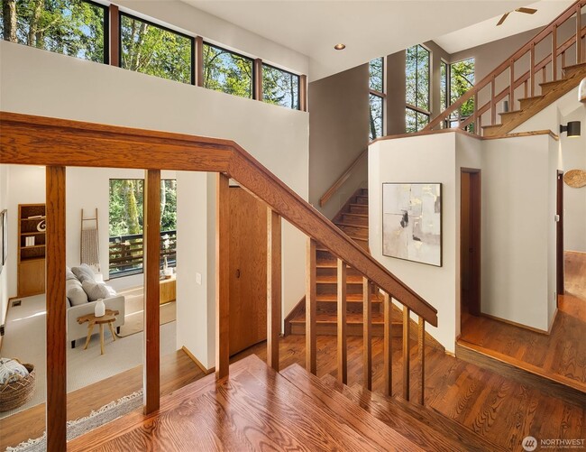 Building Photo - 3bd/2.25ba Edmonds House