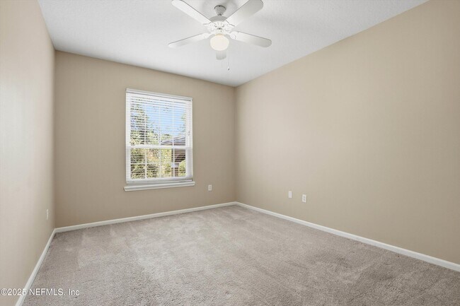 Building Photo - 10550 Baymeadows Rd