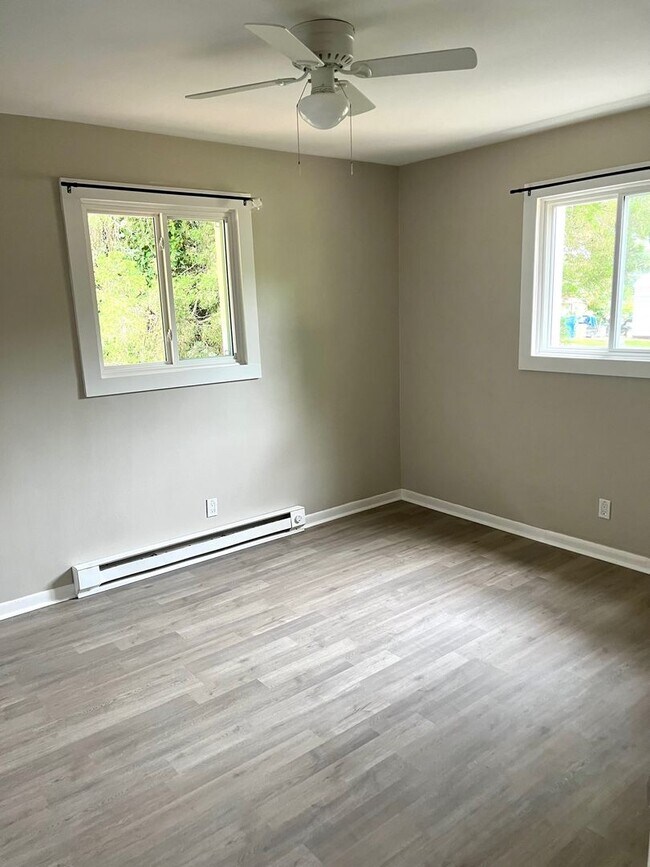 Building Photo - 104 Lassiter Dr