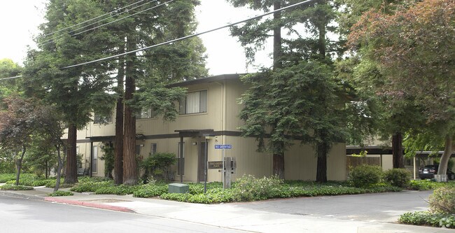 Building Photo - 1071-1073 Mohr Ln
