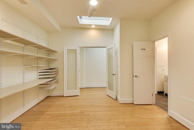 Building Photo - 1129 Columbia Rd NW