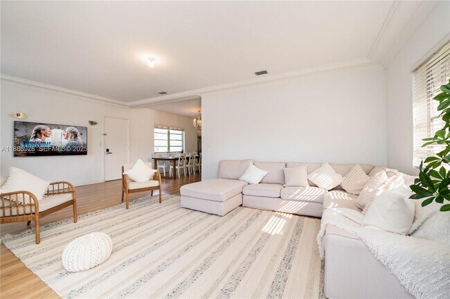 Building Photo - 501 SW 24th Rd