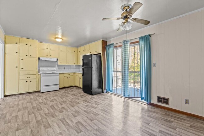 Building Photo - 4010 Emerald Lake Dr