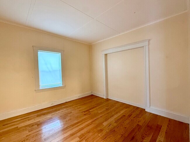 Building Photo - 115 Elmwood Ave