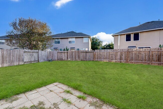 Building Photo - Gorgeous 3bed/2.5bath home!