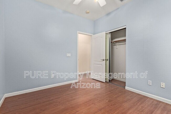 Building Photo - 737 S Sycamore Pl