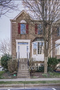 Building Photo - 2301 Montauk Dr