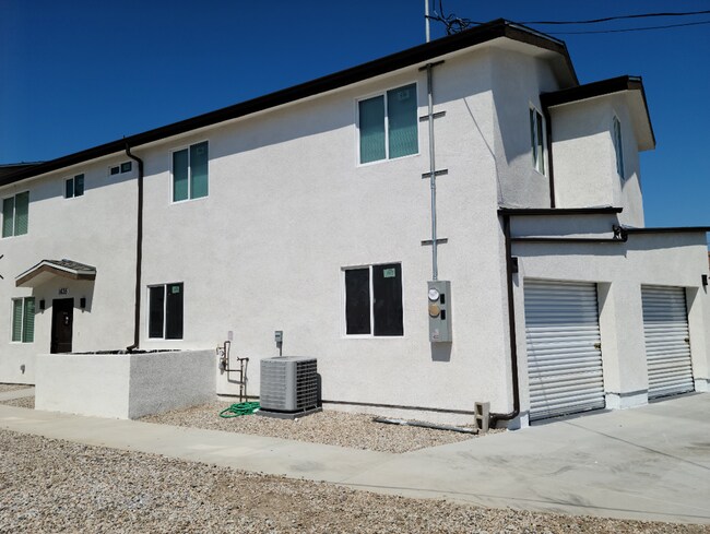 Building Photo - 33(1635)