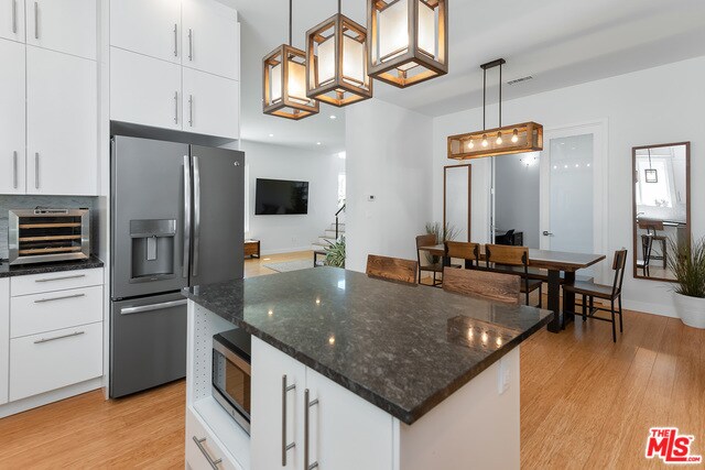 Building Photo - 7447 W 81st St