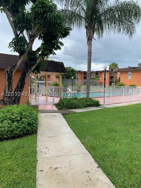 Building Photo - 9477 SW 76th St