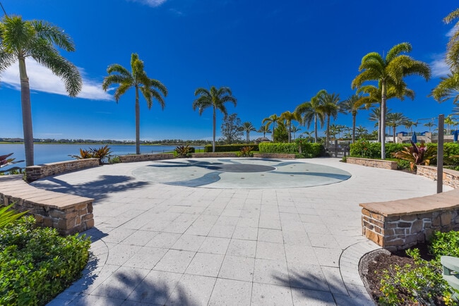 Building Photo - 1525 Stockbridge St