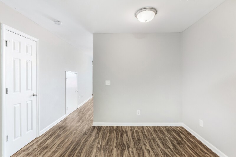 Building Photo - 109 Creekside Dr