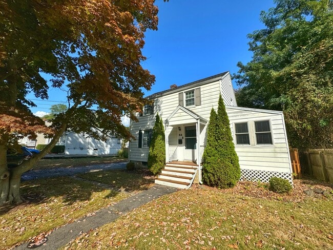Building Photo - 84 Sunnyridge Ave