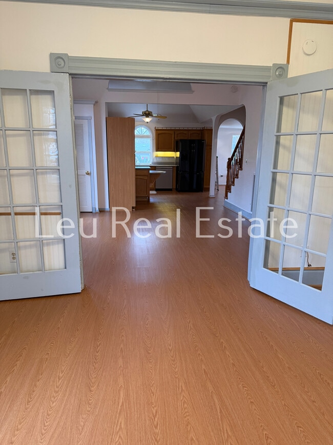 Building Photo - 400 El Dorado Ave