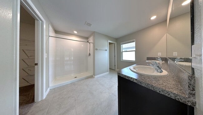 Building Photo - 376 Rain Berry Ave