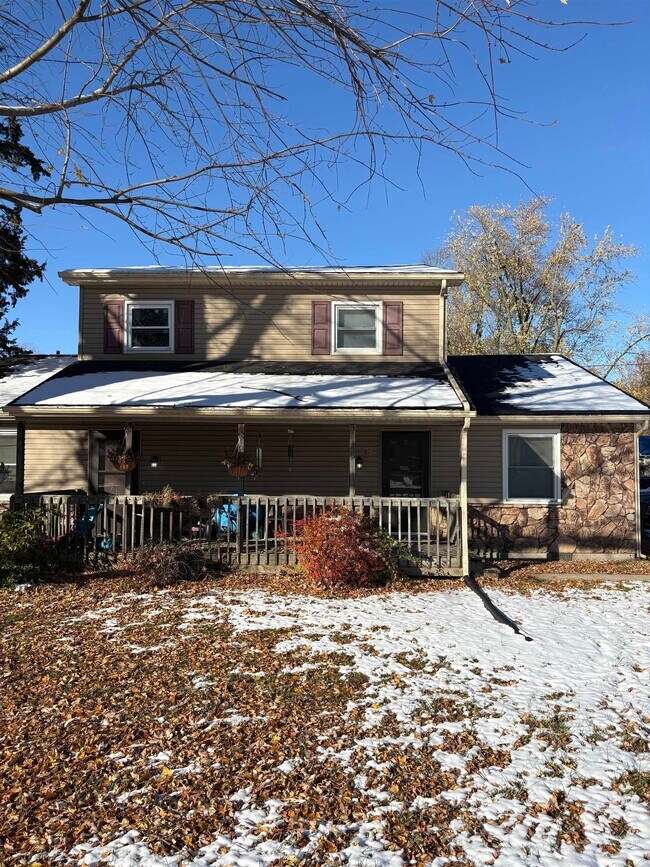 Building Photo - 2232 Nuttman Ave