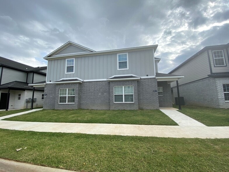 Primary Photo - 766 S Amarillo Ave