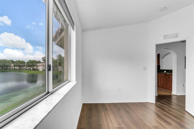 Building Photo - 1251 SE 31st Ct
