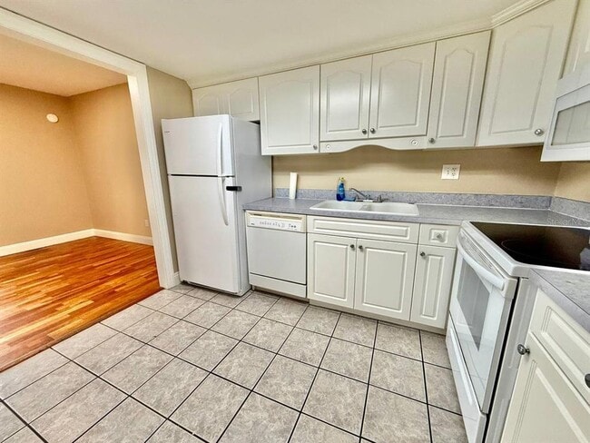 Building Photo - 7612 Camarina Calle