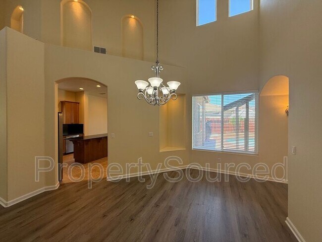 Building Photo - 1633 Sparrowhawk St