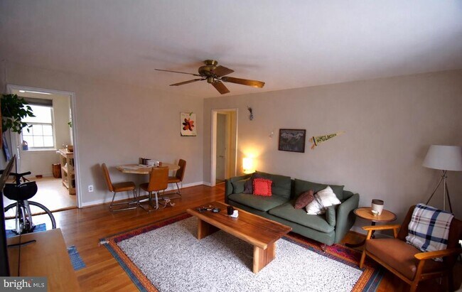 Building Photo - 115 E Glebe Rd