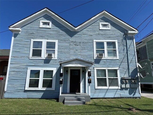 Primary Photo - 910 37th St