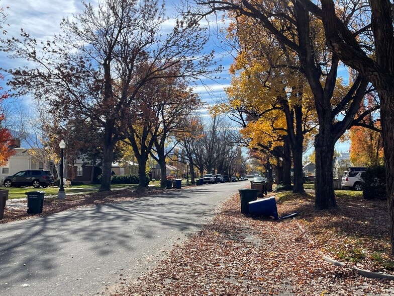 Beautiful Fall - 1906 S Imperial St