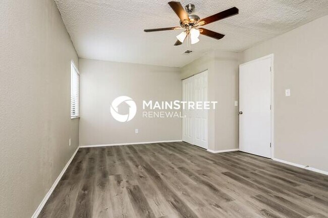 Building Photo - 3 Bedroom Pet-Friendly Home in NORTH PORT, FL with Main Street Renewal