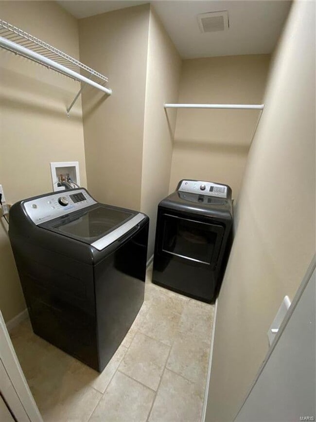 Building Photo - 762 La Feil Dr