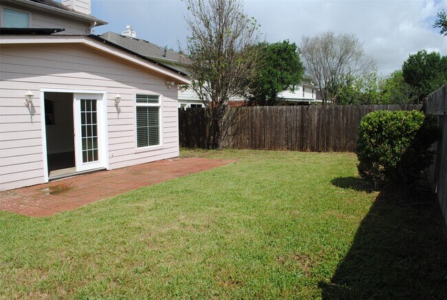 Building Photo - 3910 Starbridge Pointe Ln